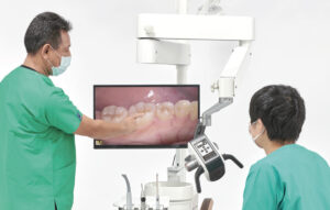 新宿（大久保駅）の歯医者、橋本歯科医院でマイクロスコープを使った精密治療のメリットと治療例を解説